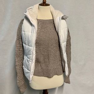 {Delias} White puffy vest